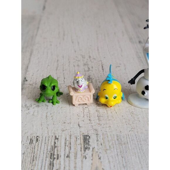 Disney mini mascot Olaf gus gus flounder Mrs Potts tangled toy set - Picture 5 of 8